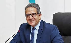 اليوم الدكتور خالد العناني